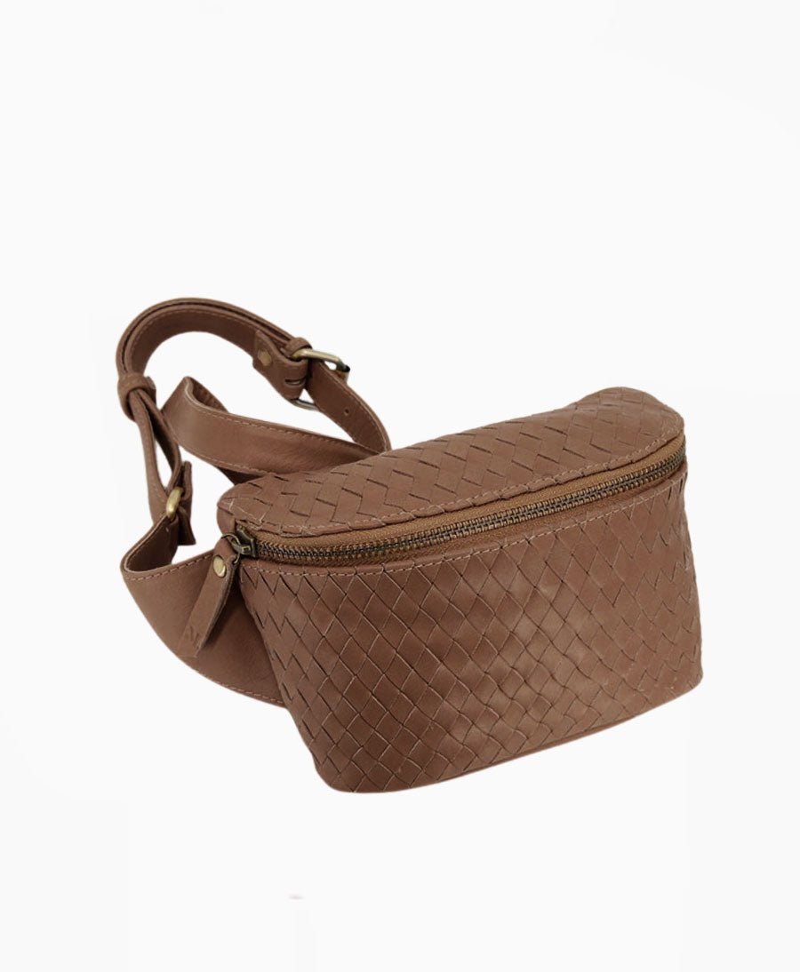 Bauchtasche aus gewebtem Leder - The Woven Remy Tan - MANDRN - clomes