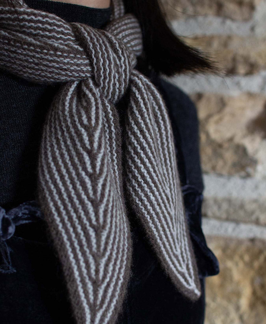 Kleiner Gestrickter Schal / Foulard aus Kaschmir - Braun / Weiss gestreift