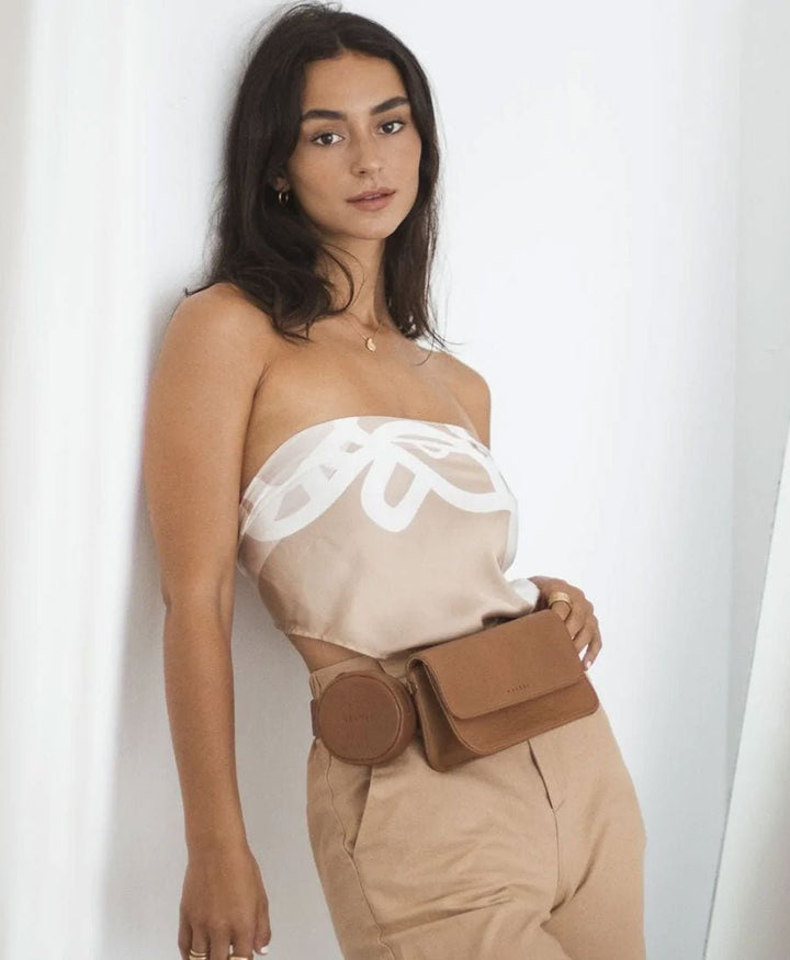 Braune Gürteltasche aus Leder - The Ziggy Belt Bag Tan - MANDRN - clomes