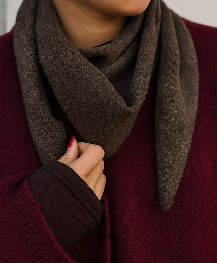 Triangel-Strickschal / Bandana aus Kaschmir - Dunkelbraun