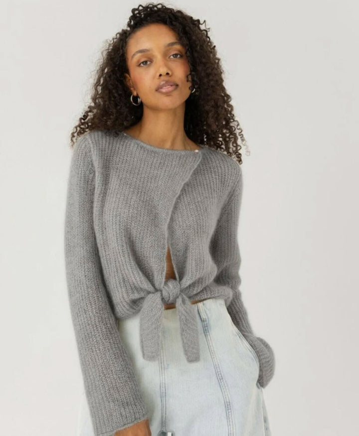 Kurzer Cardigan aus leichtem Strick - Grau