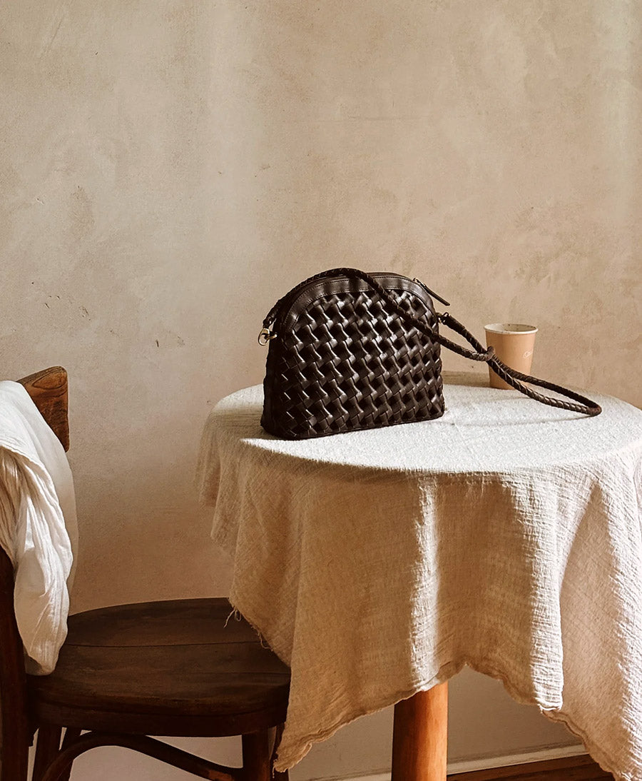 Geknotete Ledertasche "CARMEN" - Espresso