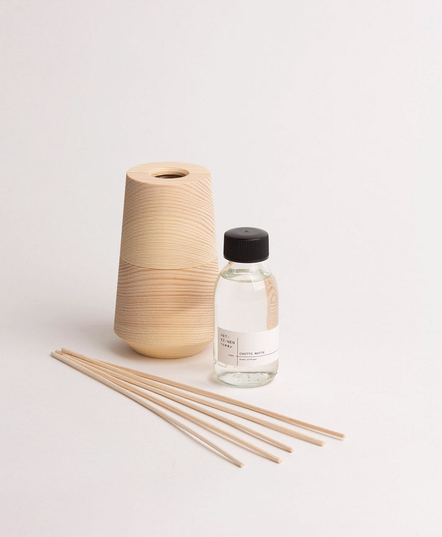 Duftstäbchen Diffusor aus Kiefernholz "Chotto Matte" - 100ml