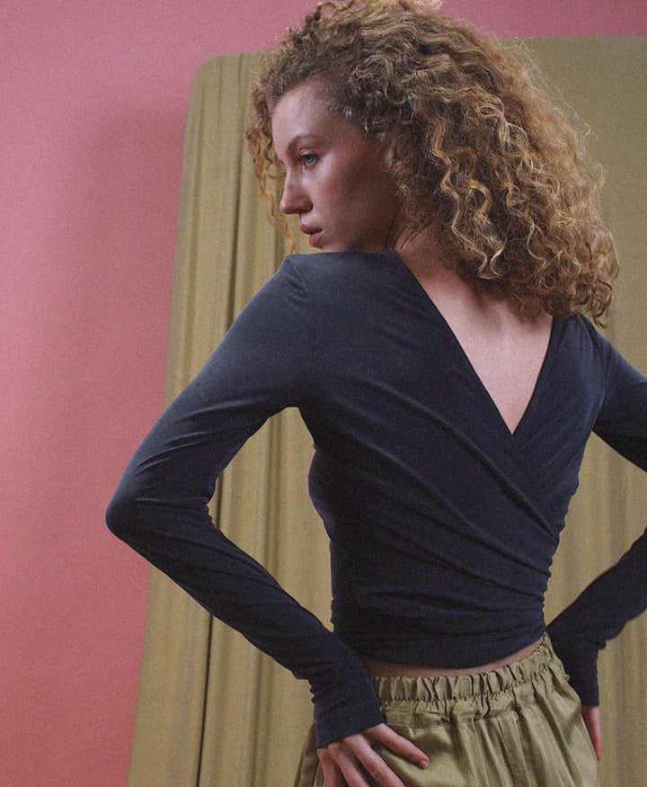 Wickeltop / Wrap Top aus Cupro Jersey - Anthrazit