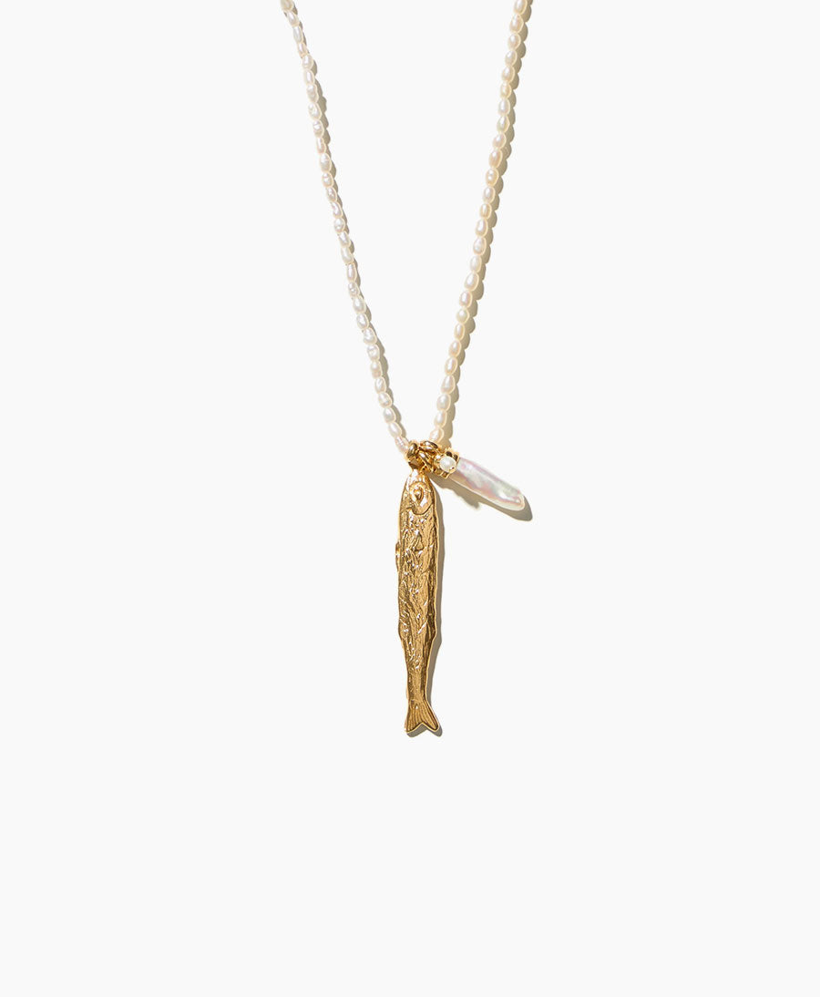 Halskette mit Fisch und Perlen - Polly Pearl