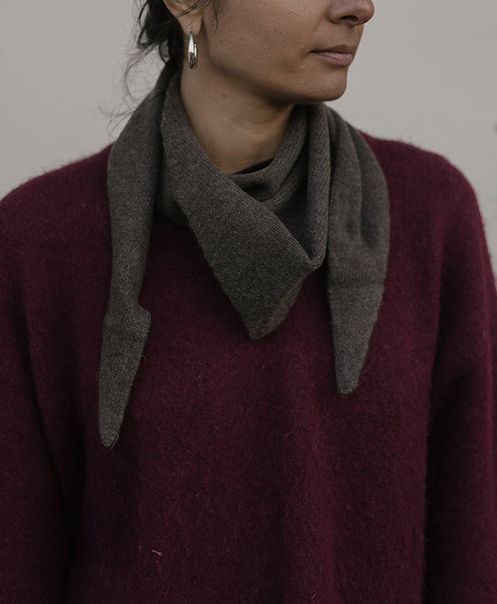Triangel-Strickschal / Bandana aus Kaschmir - Dunkelbraun