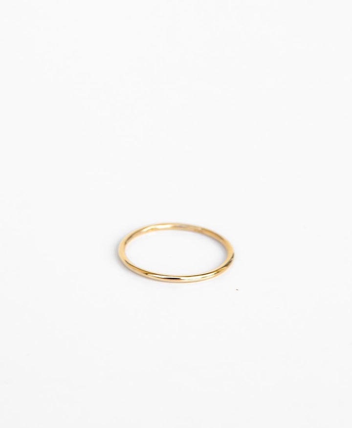 ESSENTIALS Thin Ring vergoldet - V Design Lab - clomes