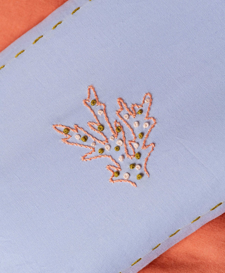 Augenkissen "Eye Pillow RAHA Embroidery Coral" - Hellblau