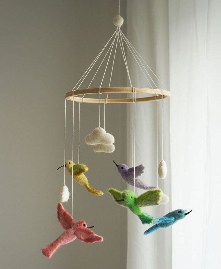 Baby Mobile aus Filz - Kolibri