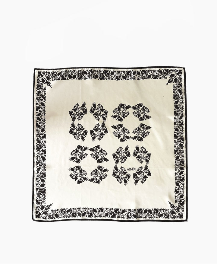 Seiden-Foulard "Lace Tapestry Silk Scarf" - Chalk