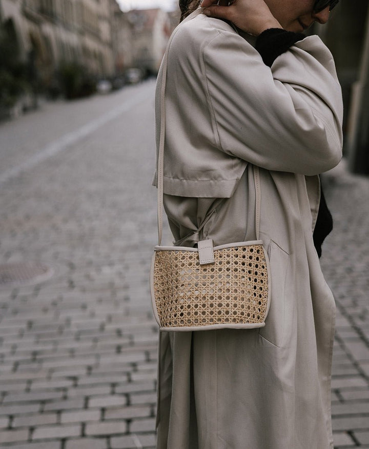 Gewebte Umhängetasche "PAOLA" - Cream - Rattan und Leder - BEMBIEN - clomes