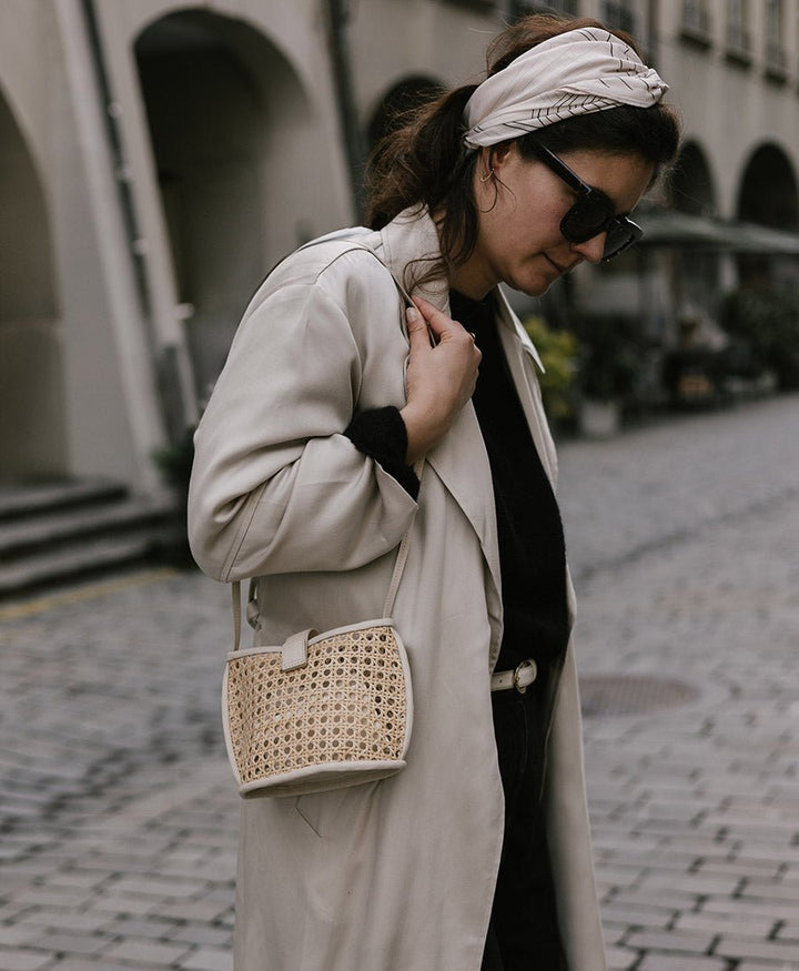 Gewebte Umhängetasche "PAOLA" - Cream - Rattan und Leder - BEMBIEN - clomes