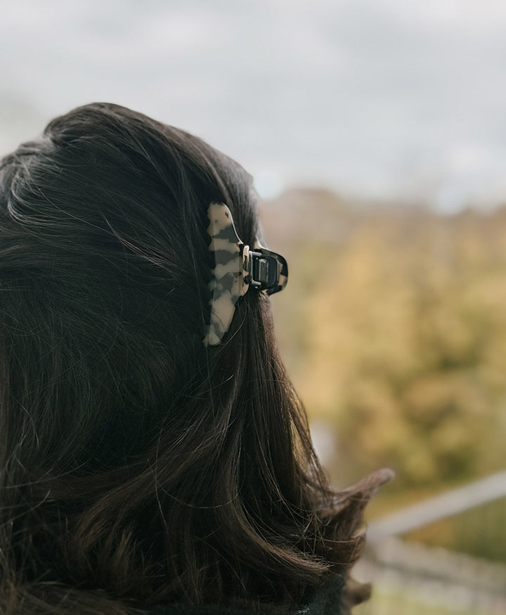 Haarklammer CLAIRE (M) aus Acetat - Helles Tortoise