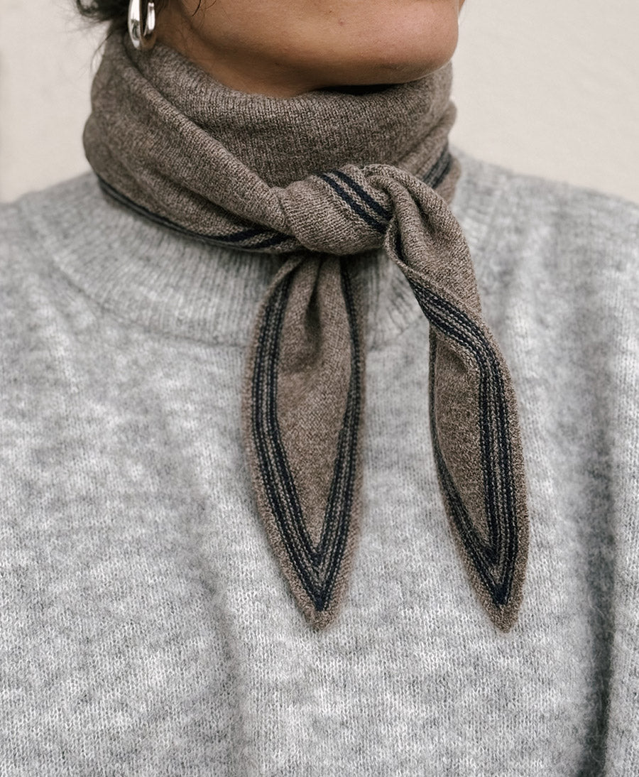 Kleiner Gestrickter Schal / Foulard aus Kaschmir - Braun / Blau