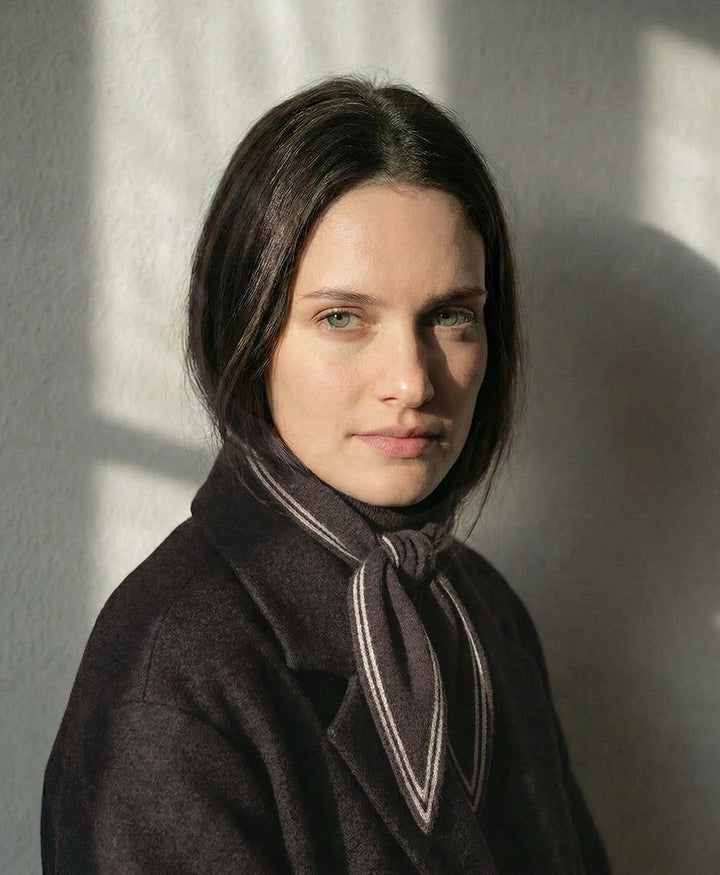 Kleiner Gestrickter Schal / Foulard aus Kaschmir - Dunkelbraun / Weiss