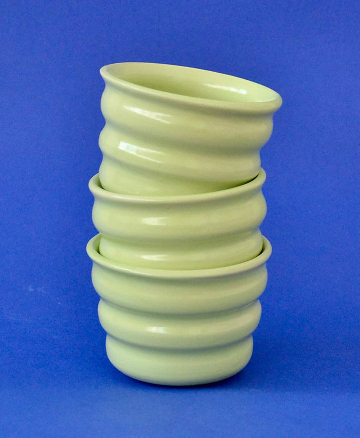 Becher aus Keramik - Ripple Beaker Hellgrün