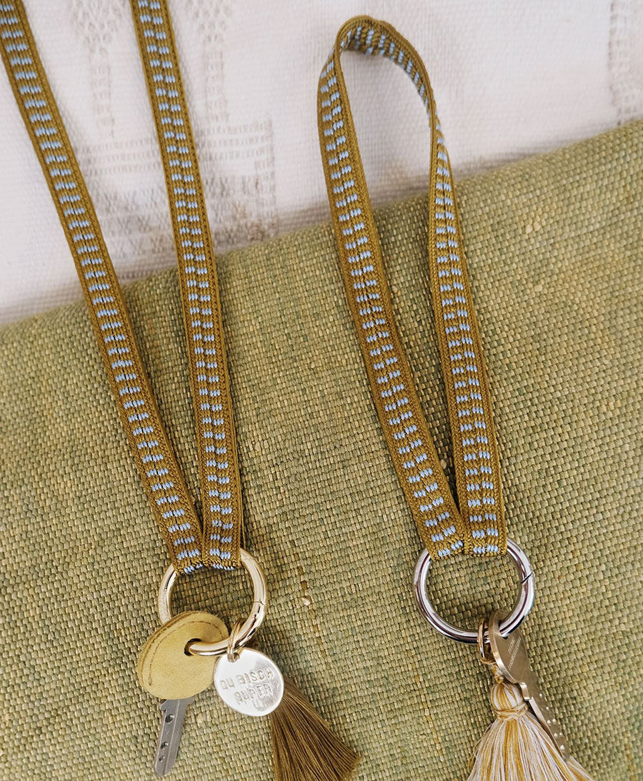 Kurzes Schlüsselband mit silbrigem Karabiner - Seagrass