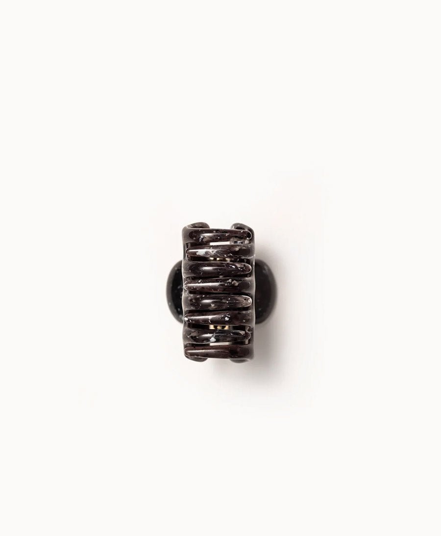 Kleine Haarklammer - BLACK MARBLE CLAW CLIP - UNDO - clomes