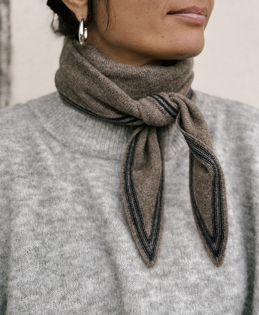 Kleiner Gestrickter Schal / Foulard aus Kaschmir - Braun / Blau