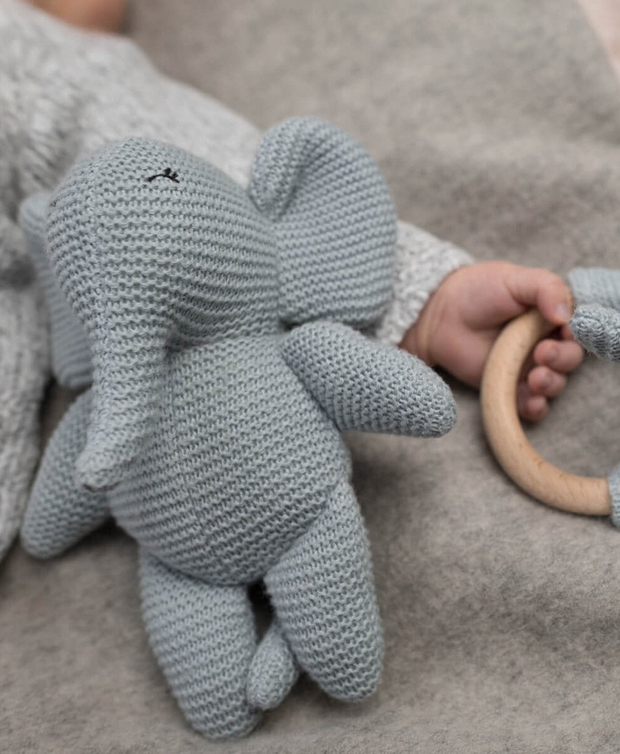 Strick-Kuscheltier - Elvy der Elefant