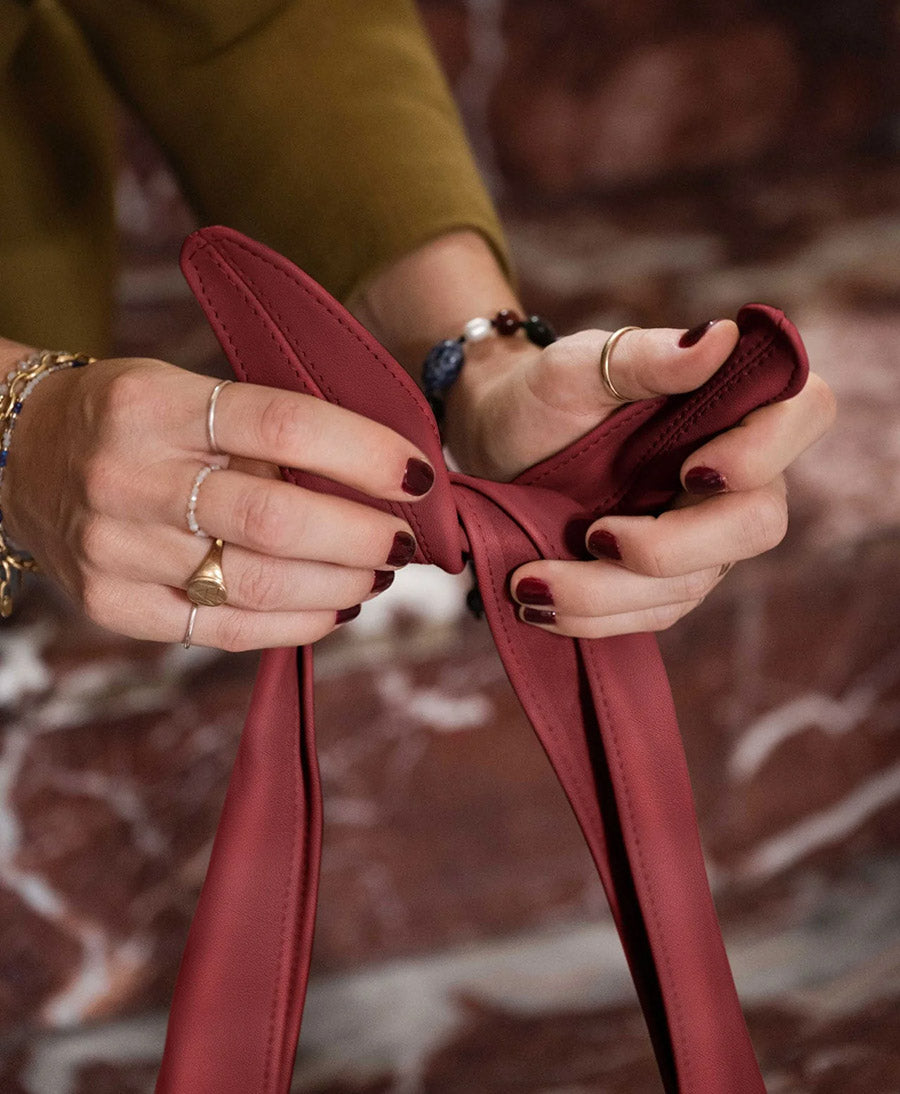 Knot Bag aus Leder NAIMA - Dunkelrot