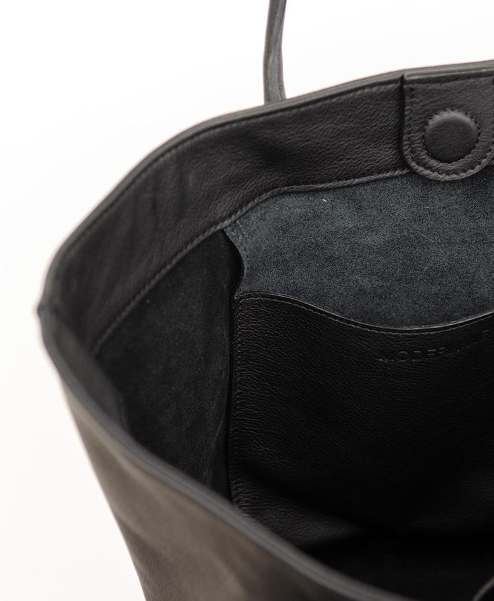 Ledertasche "Soft Structure Tall Oval Bucket" - Leder, Black - Modern Weaving - clomes