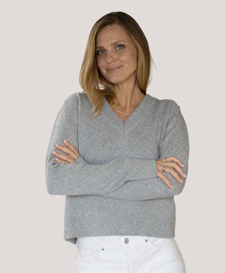 Strickpullover - Lola V-Neck Sweater - Hellgrau