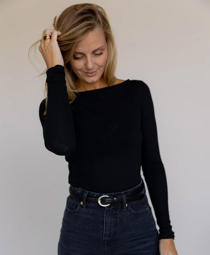 Merino Langarm-Shirt mit U-Boot-Ausschnitt - Schwarz