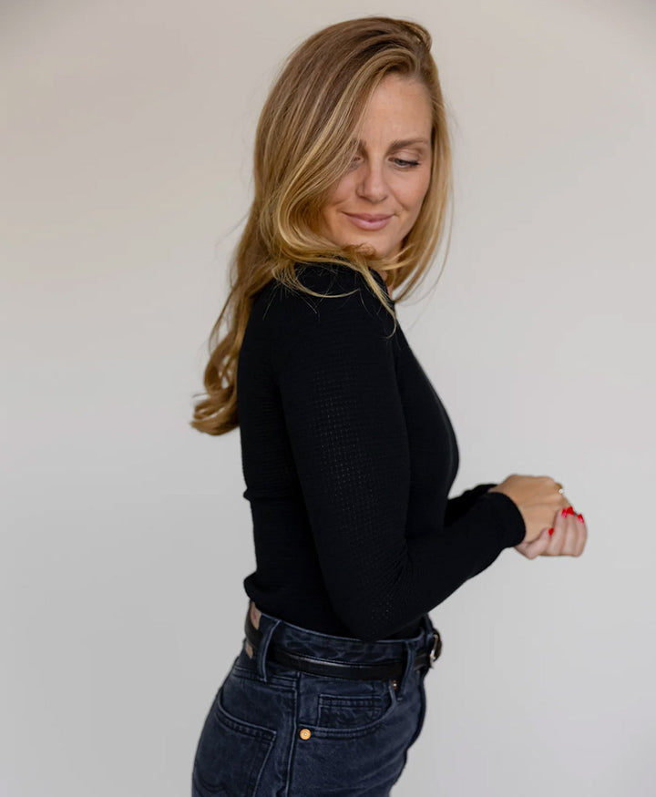 Merino Langarm-Shirt mit U-Boot-Ausschnitt - Schwarz