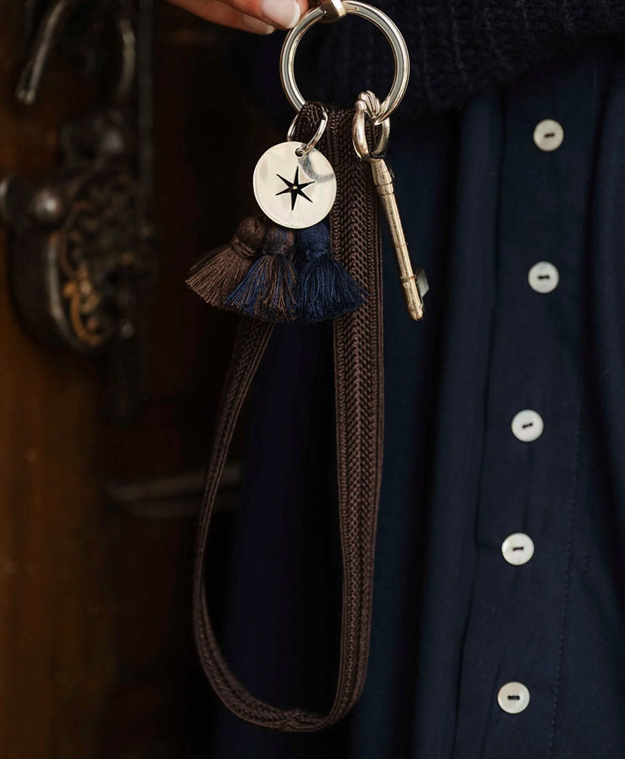 Kurzes Schlüsselband "Zahra Mini" mit silbrigem Karabiner - Mocca