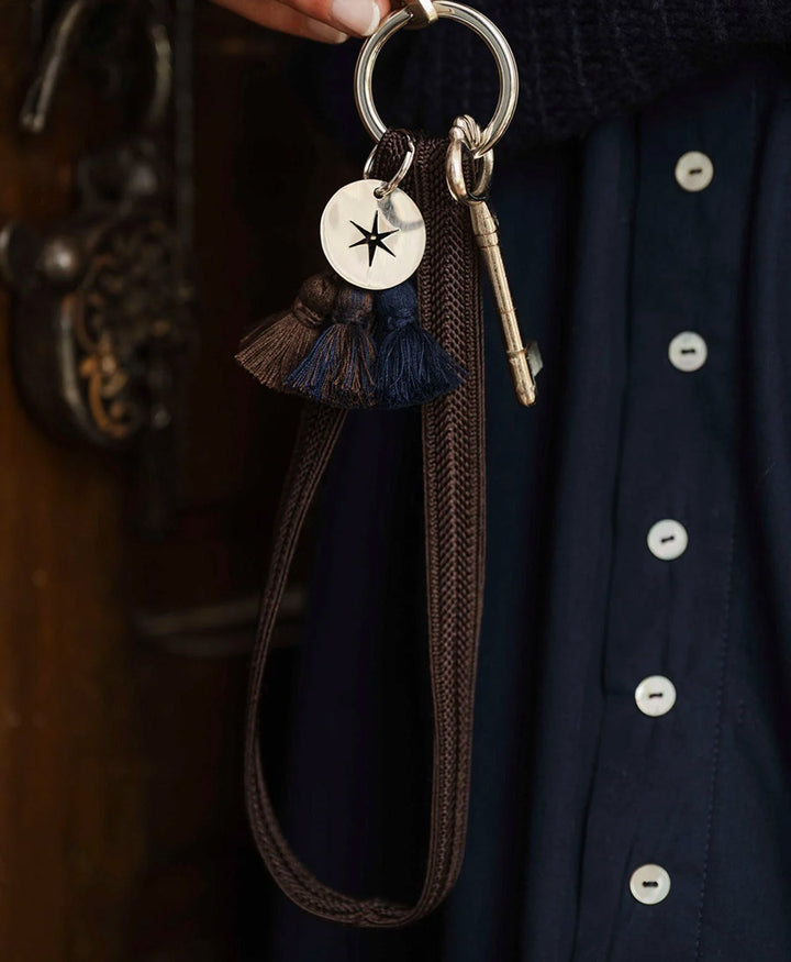 Kurzes Schlüsselband "Zahra Mini" mit silbrigem Karabiner - Mocca