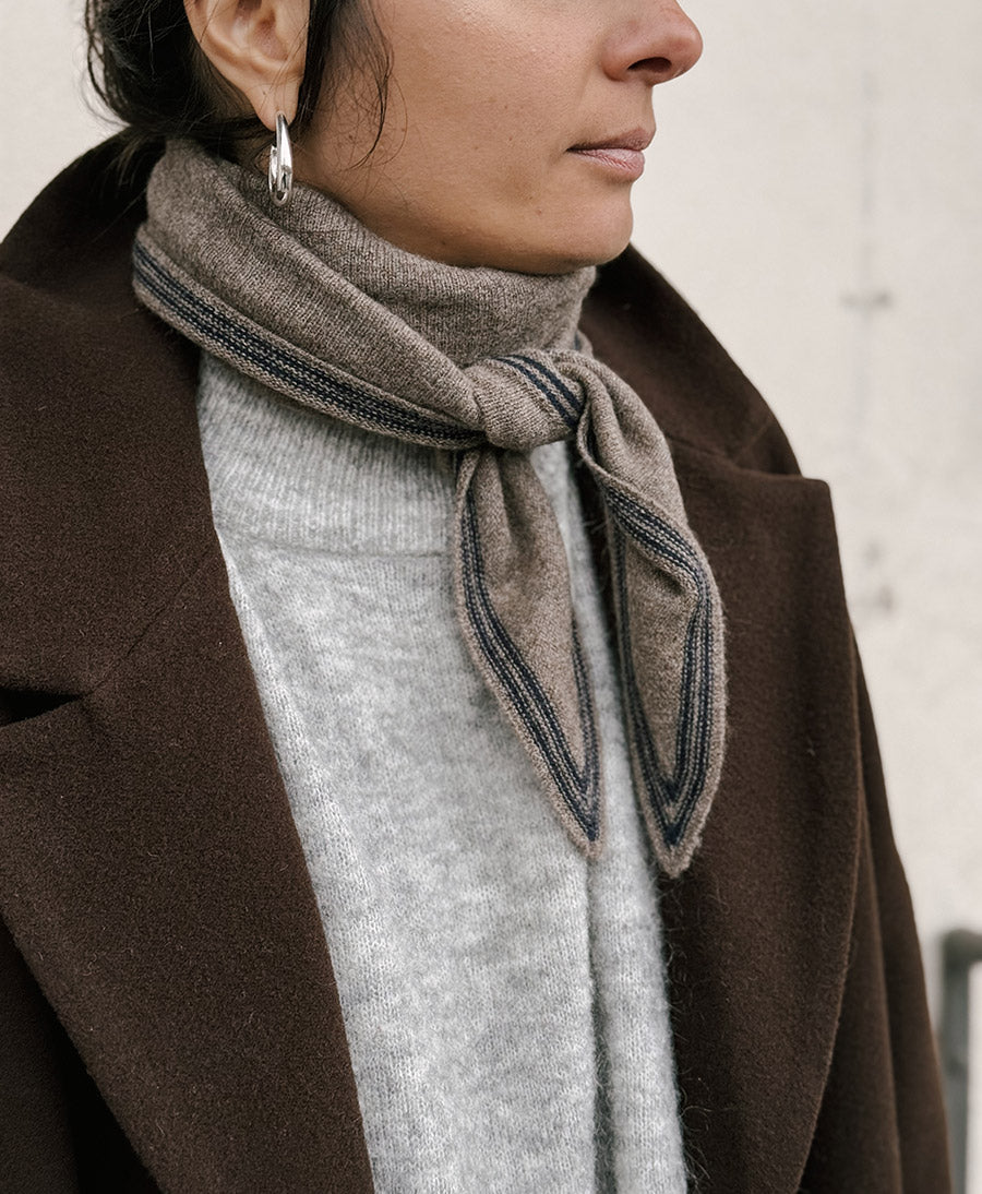 Kleiner Gestrickter Schal / Foulard aus Kaschmir - Braun / Blau