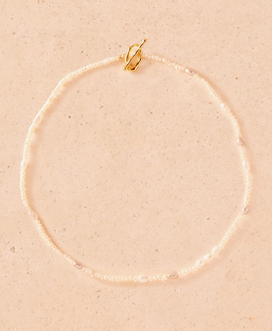 Oia Choker / Kurze Halskette mit Perlen