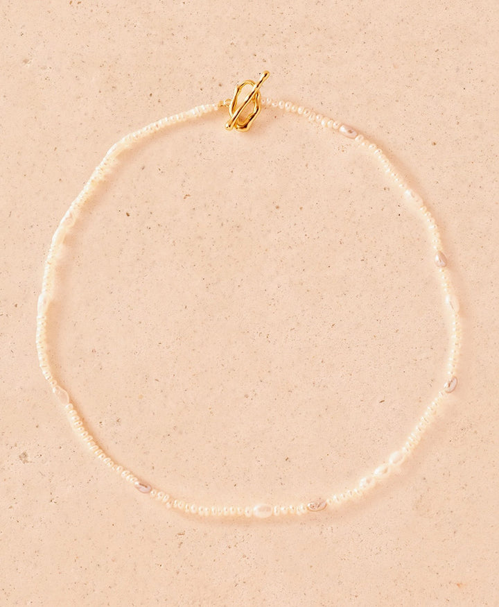 Oia Choker / Kurze Halskette mit Perlen