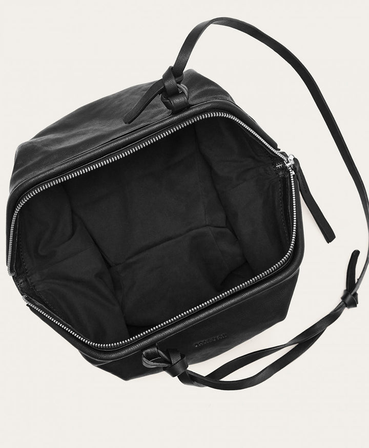 Umhängetasche aus Leder "Plis Bag M" - Schwarz