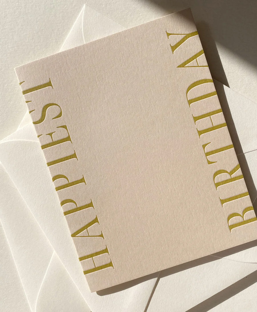 Geprägte Karte mit Couvert "HAPPIEST BIRTHDAY" Puder