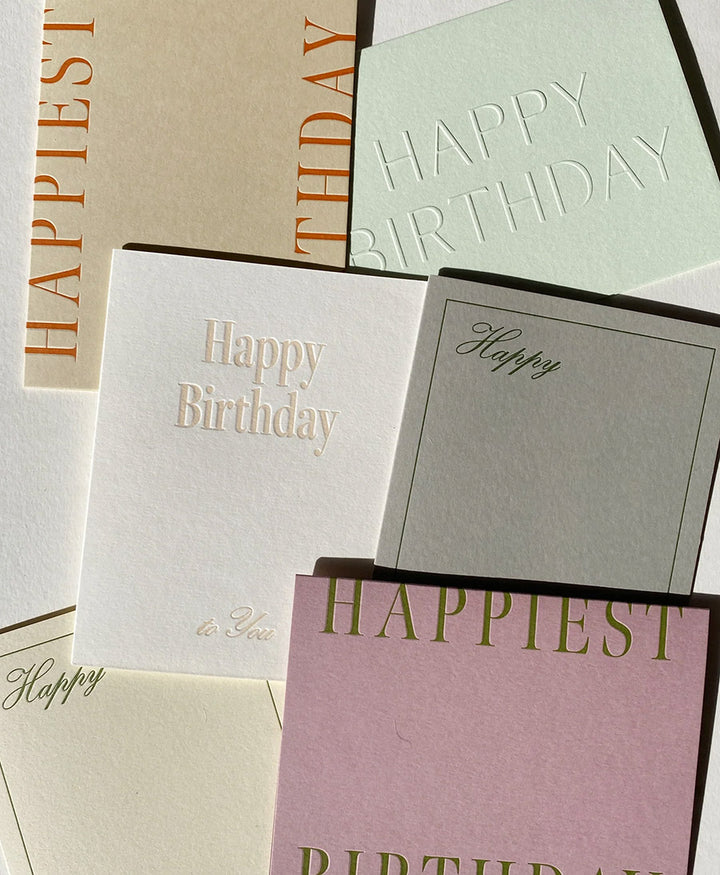 Geprägte Karte mit Couvert "HAPPIEST BIRTHDAY" Lila