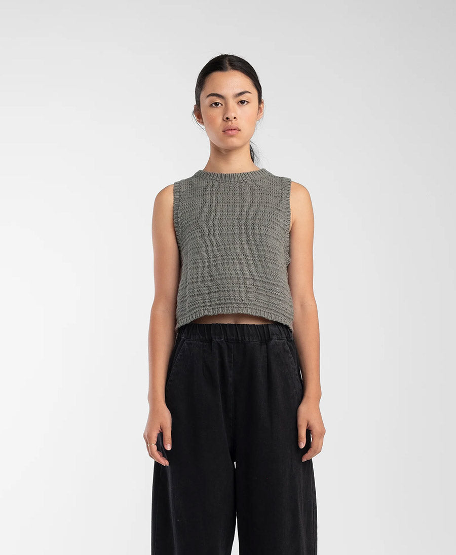 Kurzes Stricktop Ribbon Tank - Fog Green
