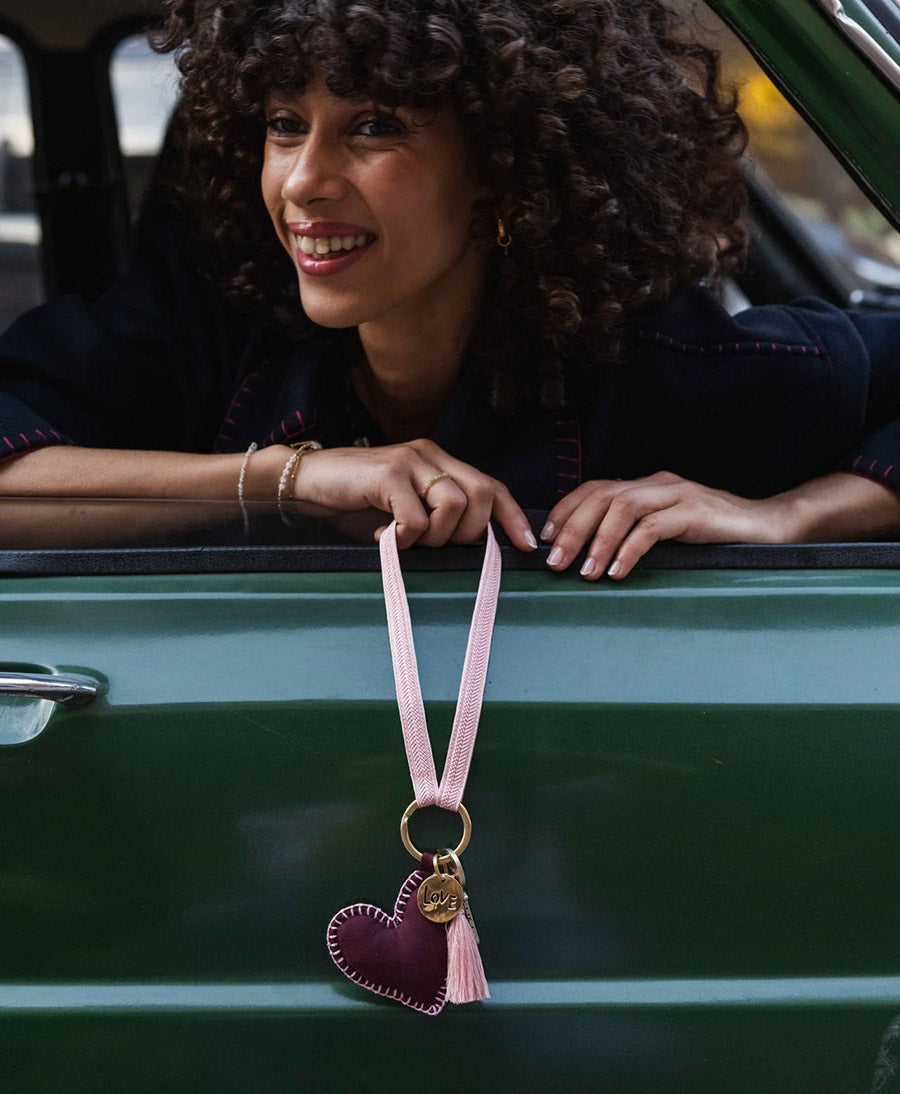 Kurzes Schlüsselband "Zahra Mini" mit vergoldetem Karabiner - Rose