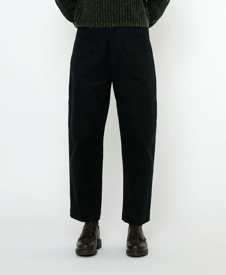 Stoffhose aus Baumwolle - Signature Curve Legged Trouser - Schwarz