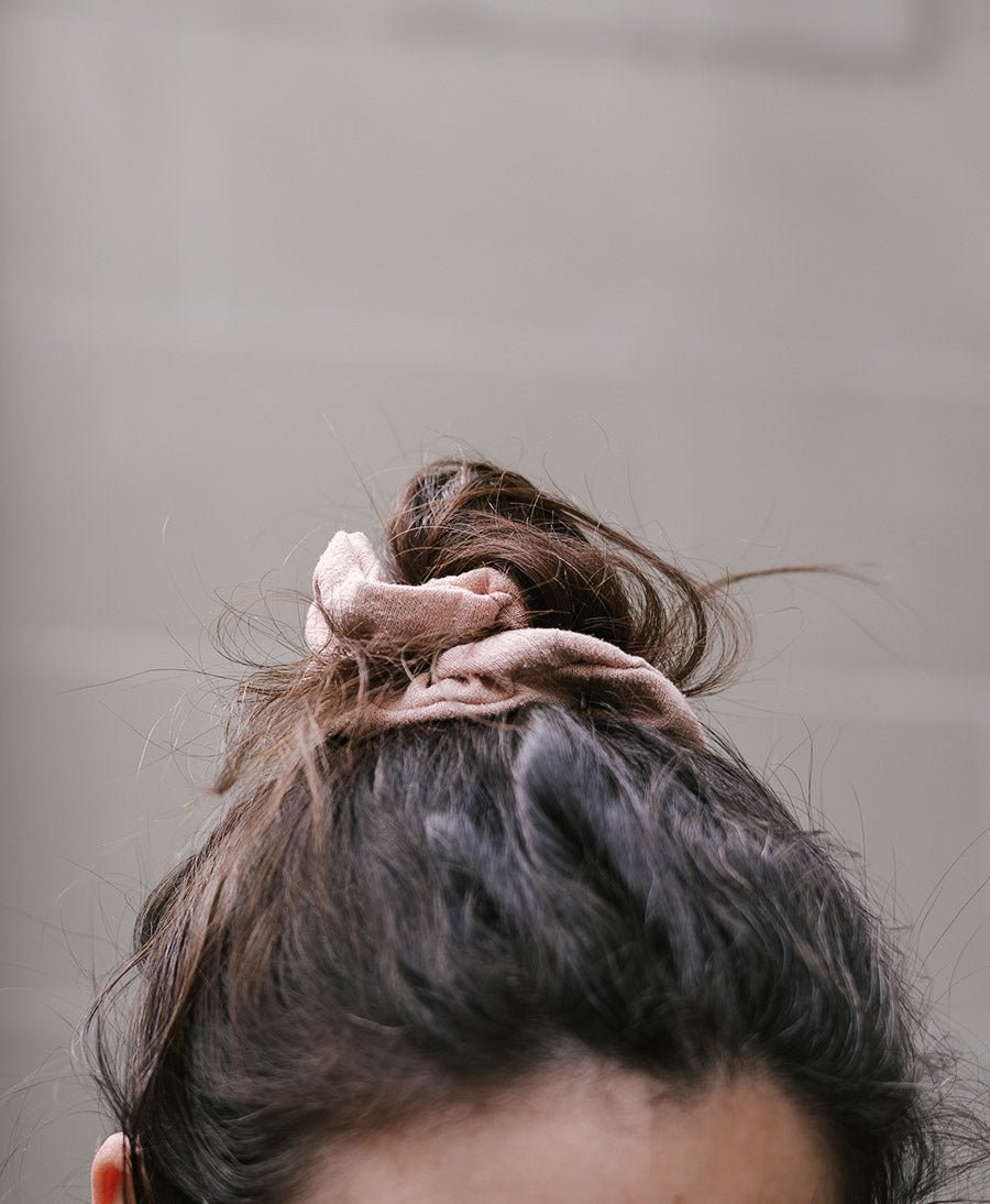 Scrunchie aus Bourette Seide - Altrosa - Clomes - clomes