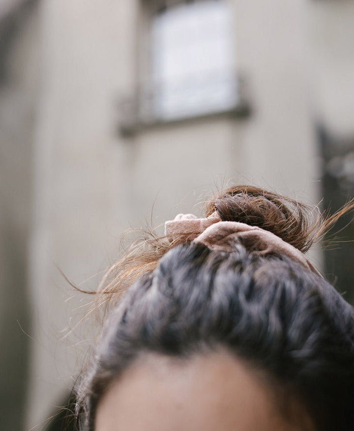 Scrunchie aus Bourette Seide - Altrosa - Clomes - clomes