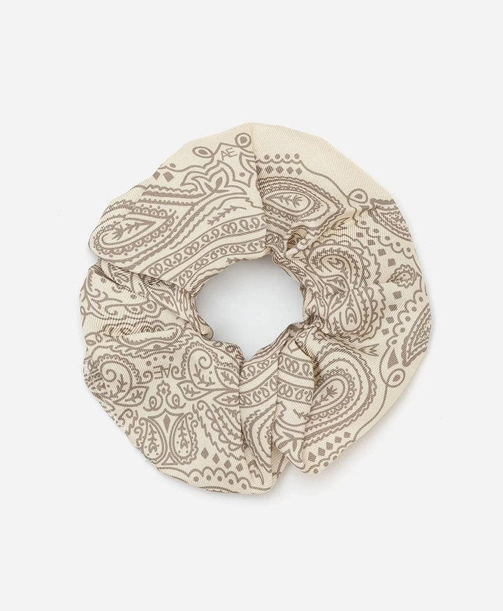 Scrunchie aus Seide "Minimal Bandana Silk Scrunchie" - Latte