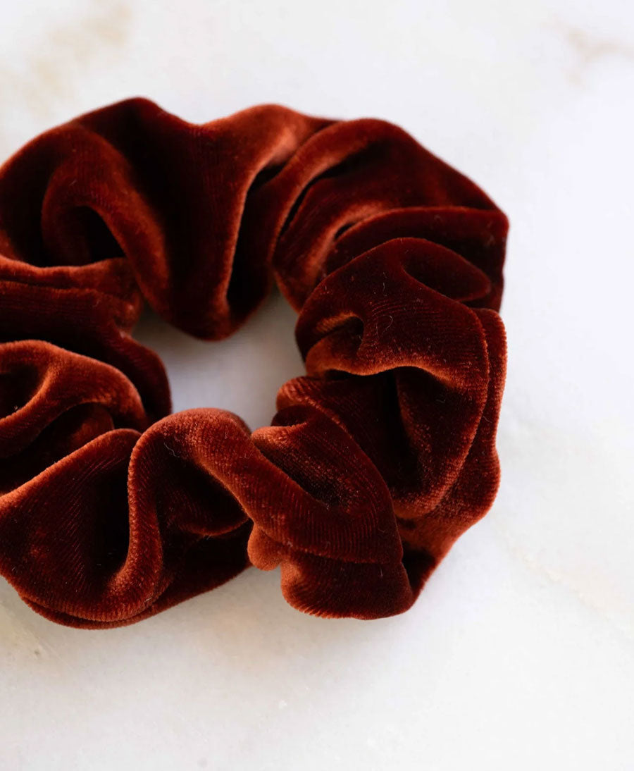 Medina Scrunchie Velvet aus Samt (Seide/Rayon) - Rostrot