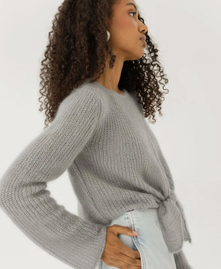 Kurzer Cardigan aus leichtem Strick - Grau