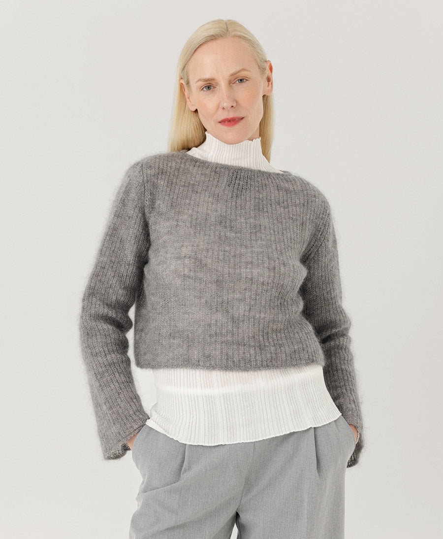 Kurzer Cardigan aus leichtem Strick - Grau