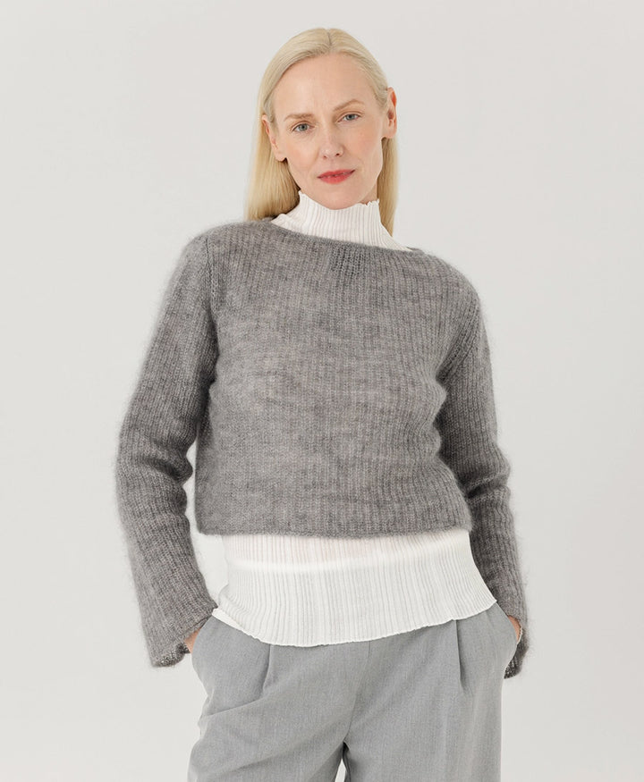 Kurzer Cardigan aus leichtem Strick - Grau