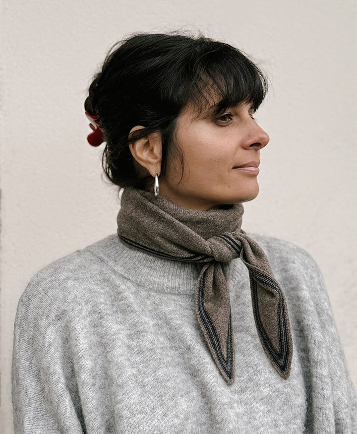 Kleiner Gestrickter Schal / Foulard aus Kaschmir - Braun / Blau