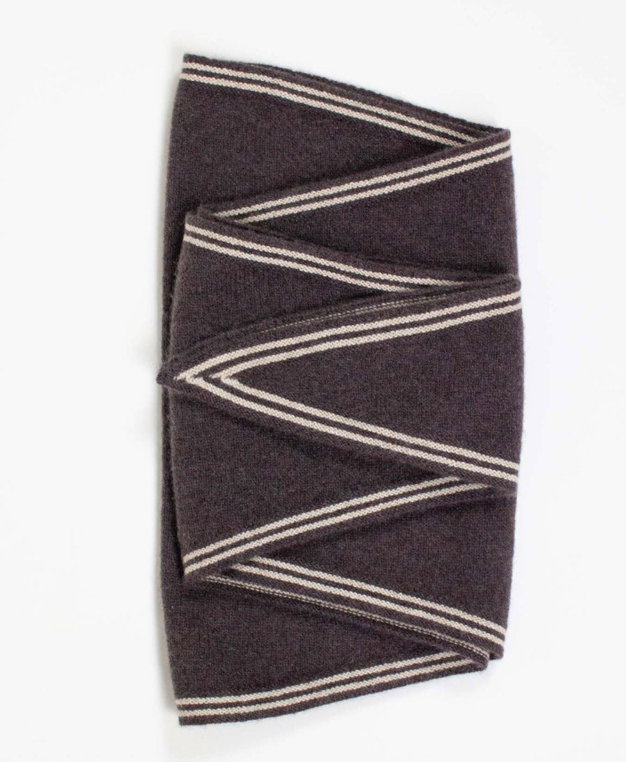 Kleiner Gestrickter Schal / Foulard aus Kaschmir - Dunkelbraun / Weiss