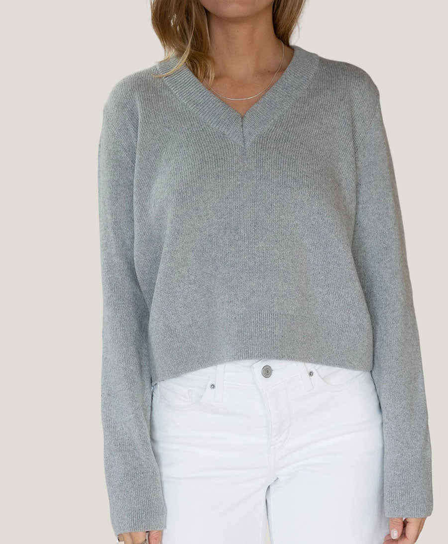 Strickpullover - Lola V-Neck Sweater - Hellgrau